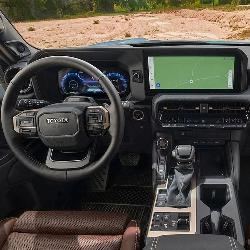 2024-Toyota-Land-Cruiser-Prado-interior.jpg